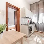 Italstay - Aspetti Shining 12 - 2 Min Tram Stop Apartamento